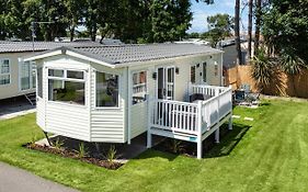 Dog Friendly Lovely Caravan By Beach Prestatyn N Wales 6 Berth Read Full Host Details Before Booking Mon In To Fri Out Fri In To Mon Out Mon To Mon Fri To Fri Only